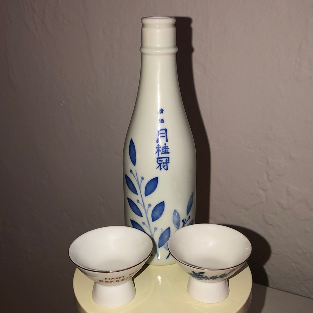 Vintage authentic Japanese Saki set